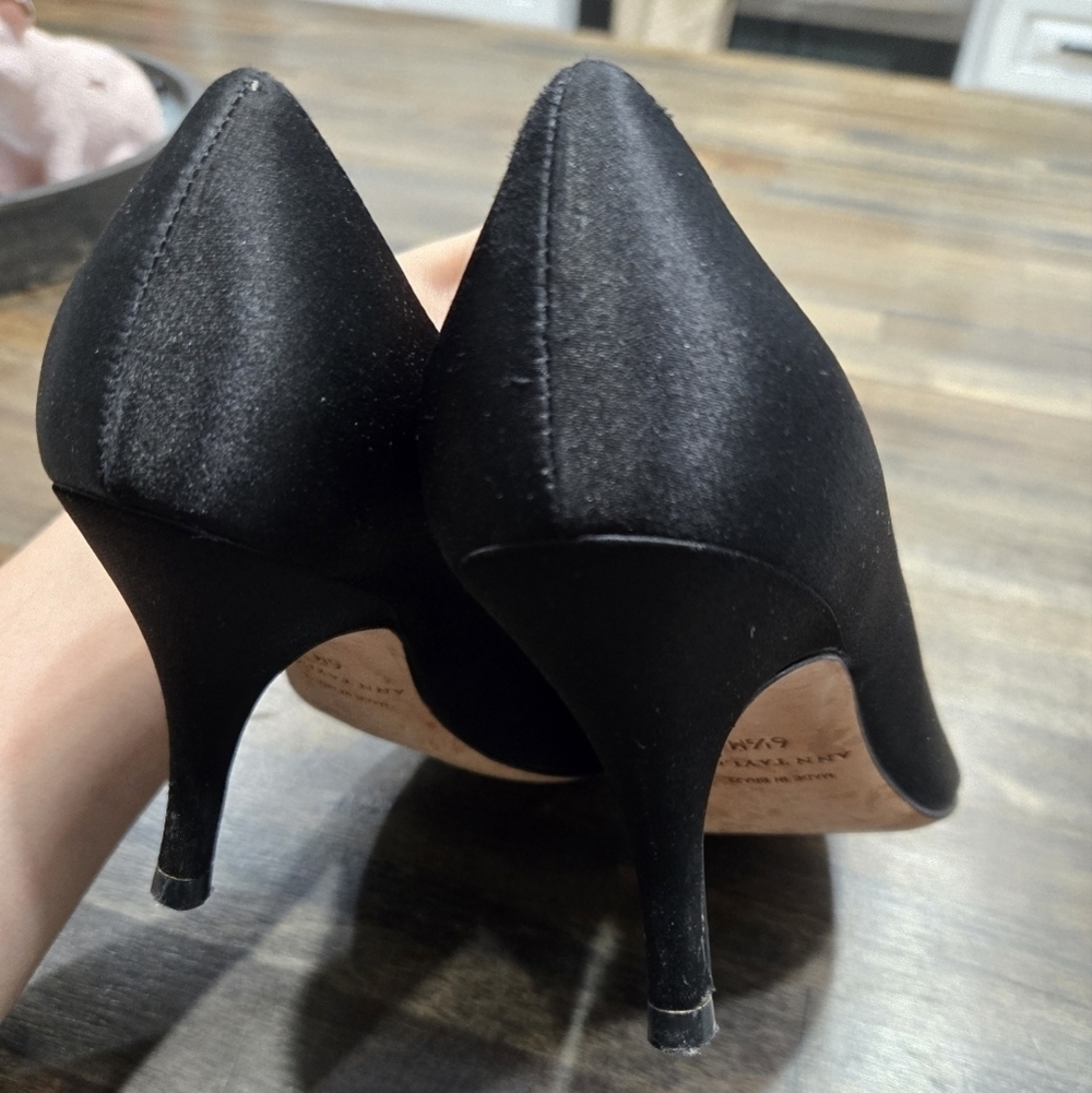 Ann Taylor Audrey Black Satin Bow Heels - Picture 10 of 17